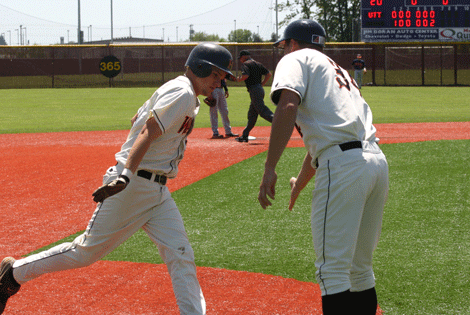 Late Five-Run UT-Tyler Rally Eliminates Hendrix from NCAA West Regional