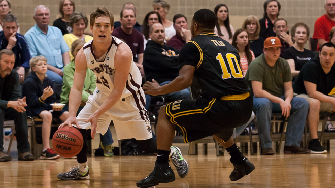 Trinity Men Defeat Texas Lutheran 78-65 to Advance to Semifinals